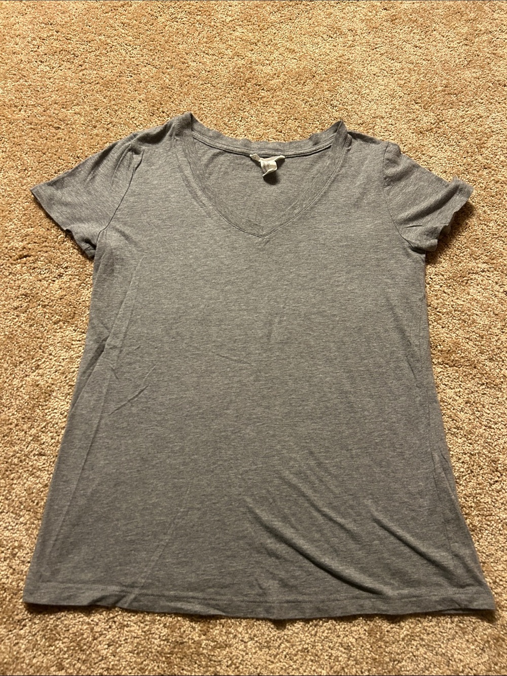 Forever 21 Gray V-Neck Short Sleeve Tee